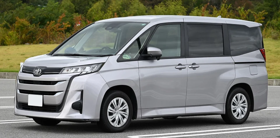 Toyota Noah (new model)